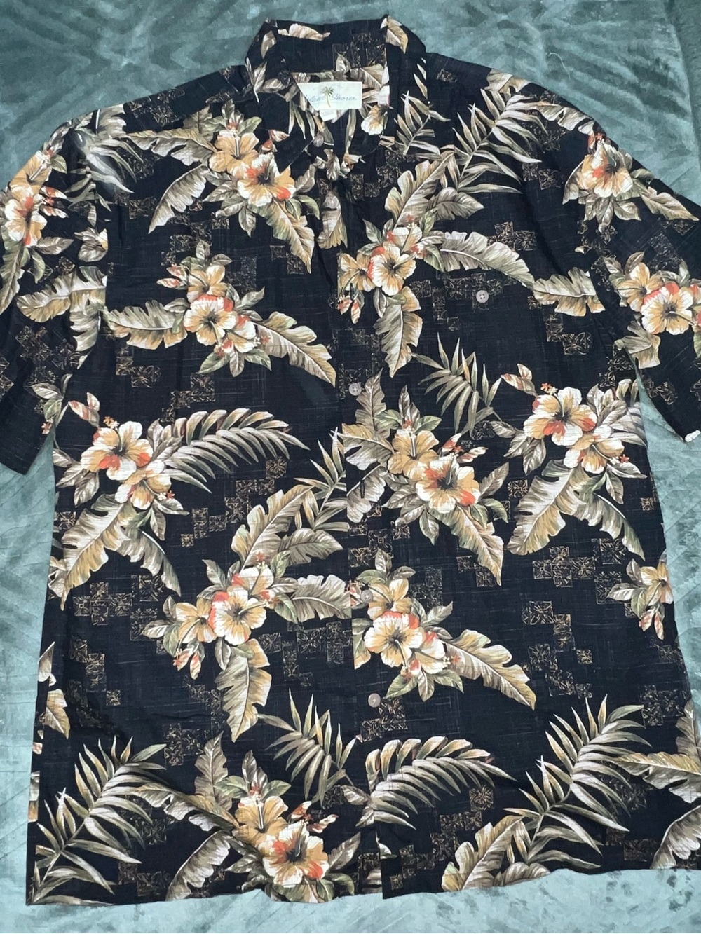 Men's Black Tropical Floral Short-Sleeve Button-Down Shirt
